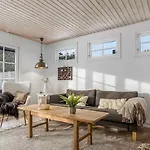 Charming Renovated In Marielyst