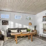 Charming Renovated In Marielyst