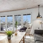 Charming Renovated In Marielyst * Bøtø By
