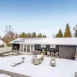 Charming Renovated In Marielyst *
