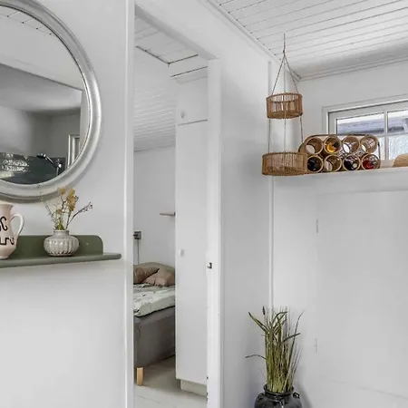 Charming Renovated In Marielyst Bøtø By
