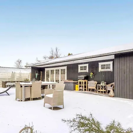 Charming Renovated In Marielyst *